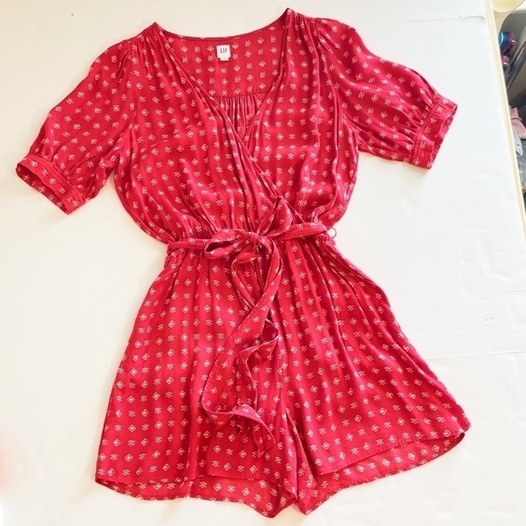 GAP Romper surplice Top Flowy Red Coral Size Small - Picture 1 of 5